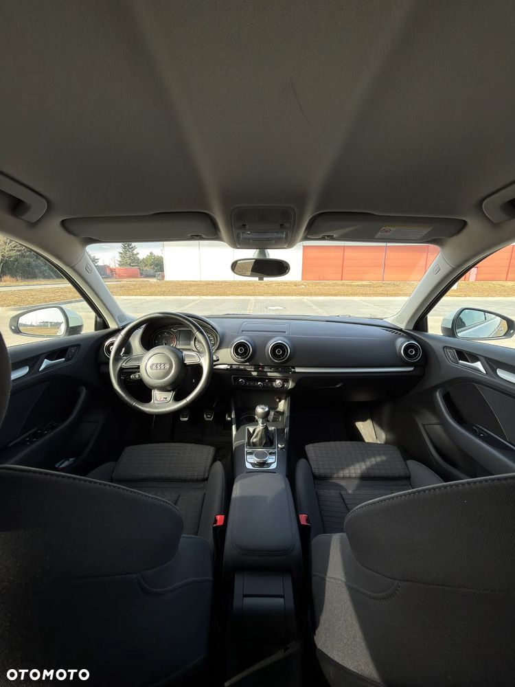 Audi A3 Sportback 2.0 TDI Ambiente - 16