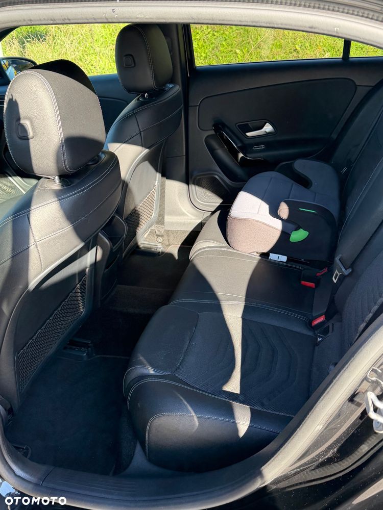 Mercedes-Benz Klasa A 180 7G-DCT Edition 19 - 20