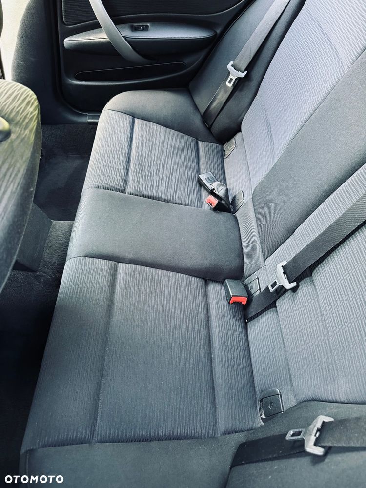 BMW Seria 1 118d DPF - 6