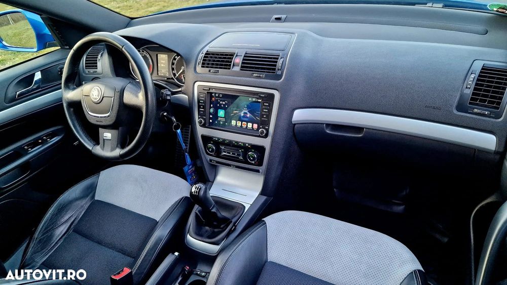 Skoda Octavia 2.0 TDI DPF RS - 26