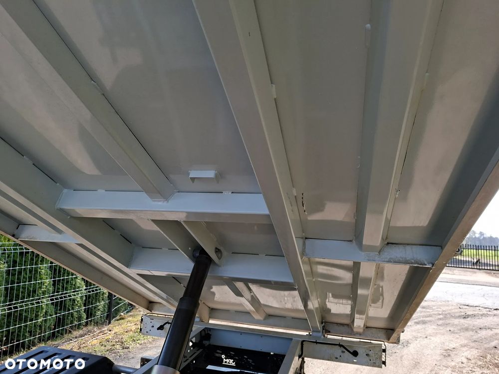 Mitsubishi Fuso Canter - 18