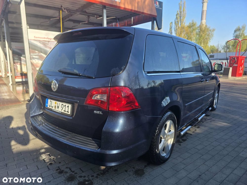 Volkswagen Routan - 6