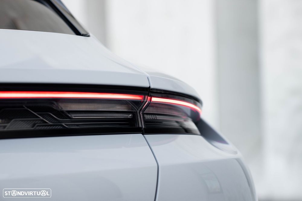 Porsche Taycan Sport Turismo Turbo S - 18
