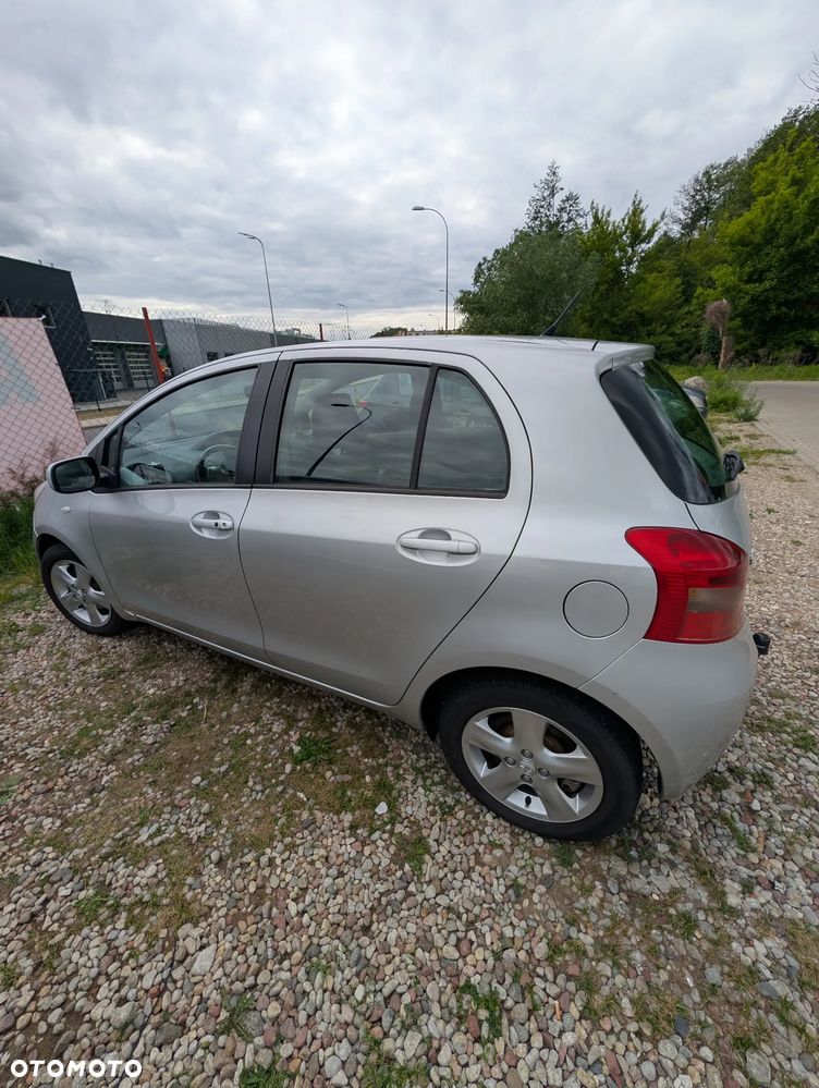 Toyota Yaris 1.3 Sol - 9