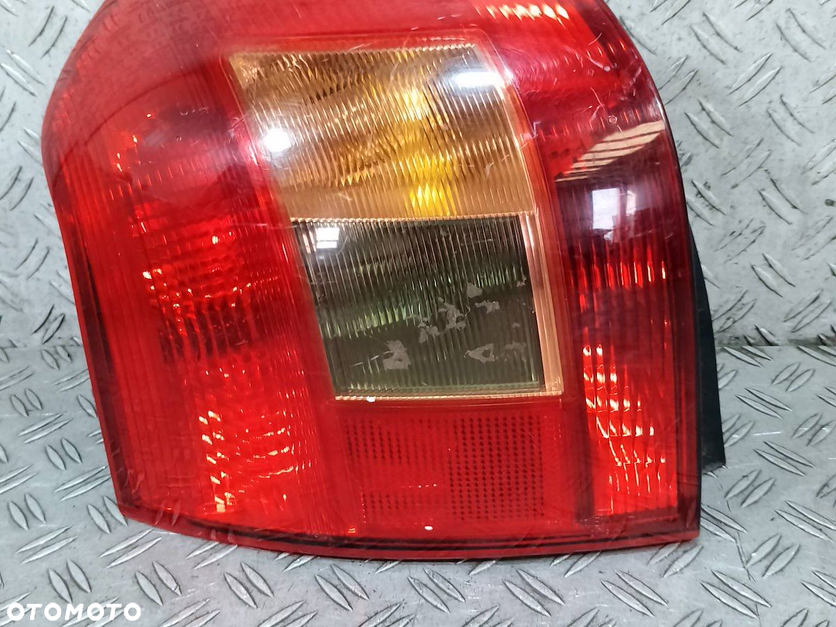 LAMPA TYLNA LEWA TOYOTA COROLLA E12 HATCHBACK - 9