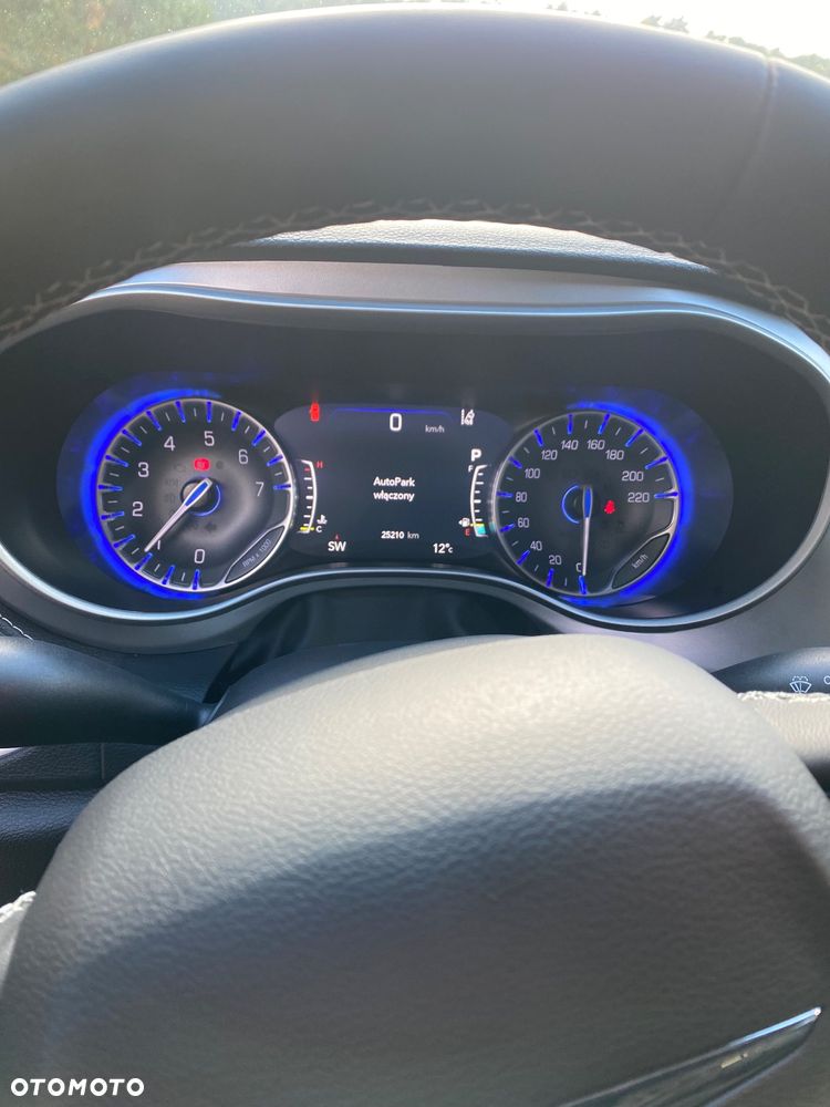 Chrysler Pacifica - 21