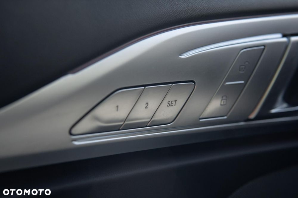 BMW Seria 8 840d xDrive mHEV - 33