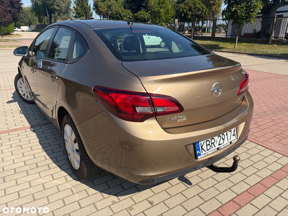 Opel Astra 1.6 Edition - 11