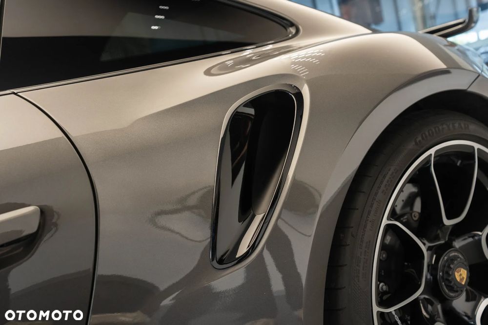 Porsche 911 Turbo S - 39