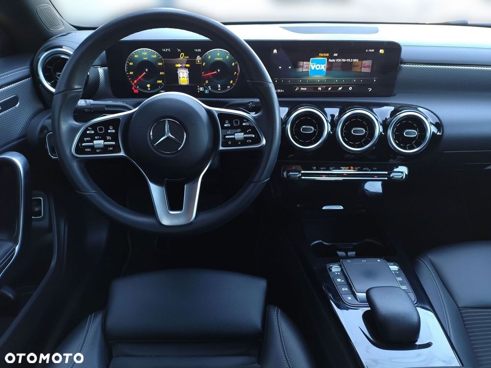 Mercedes-Benz CLA 200 7G-DCT - 13