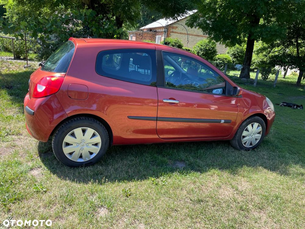 Renault Clio - 2