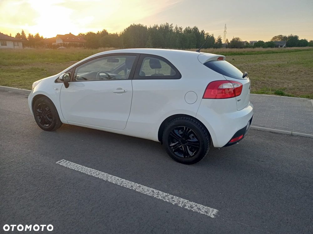 Kia Rio 1.2 Attract - 8