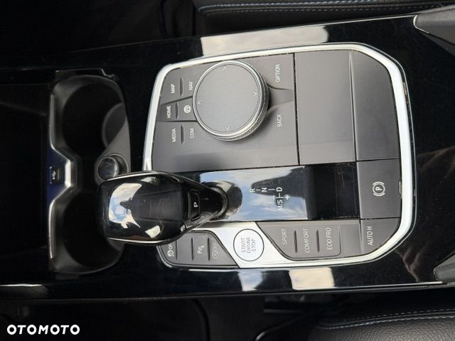 BMW Seria 2 218i - 8