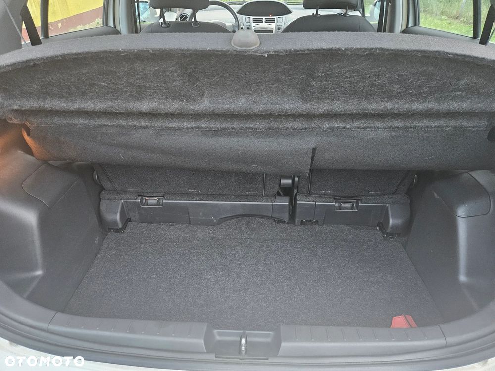 Toyota Yaris 1.33 VVT-i Life - 13