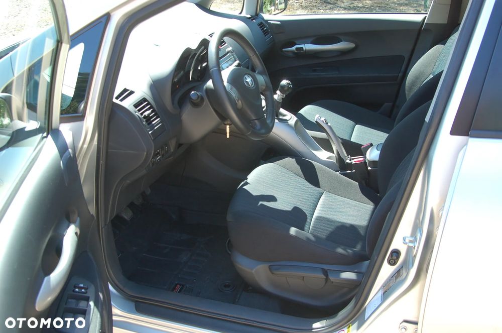 Toyota Auris 1.33 VVT-i Premium - 10