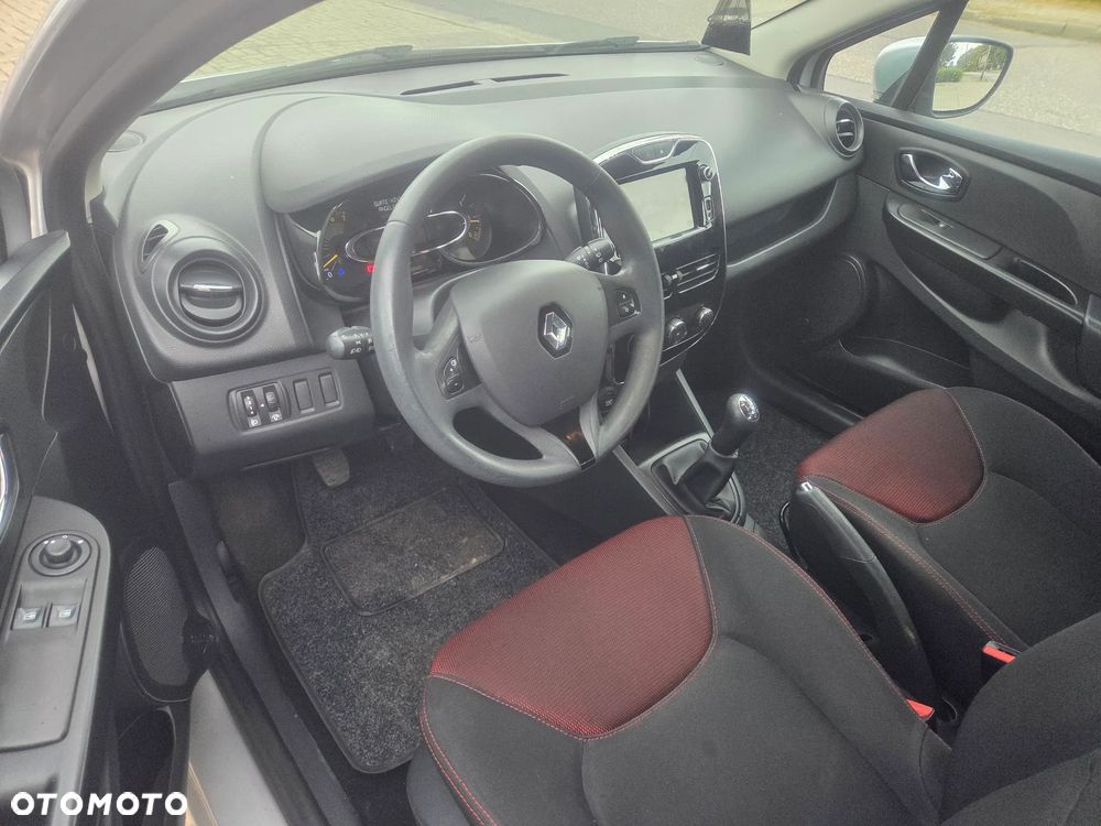 Renault Clio - 10
