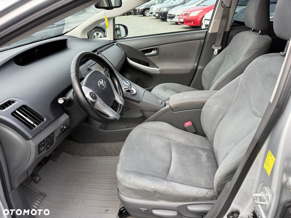 Toyota Prius - 3