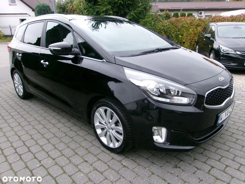 Kia Carens - 2