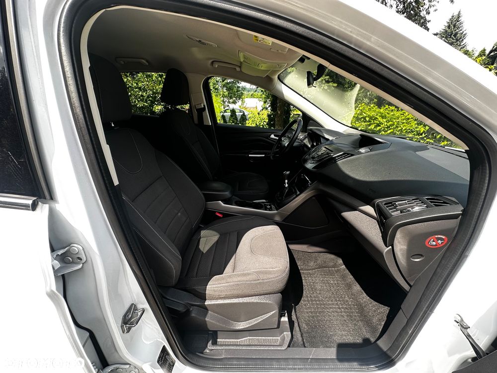 Ford Kuga 2.0 TDCi 2x4 Titanium - 6