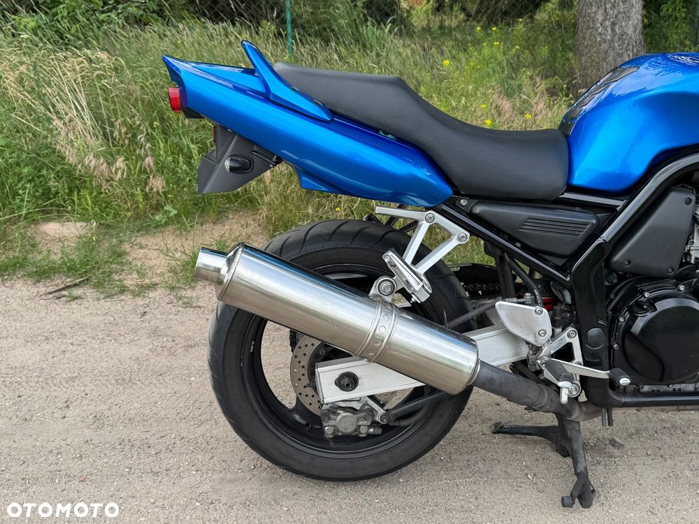 Yamaha FZS - 4