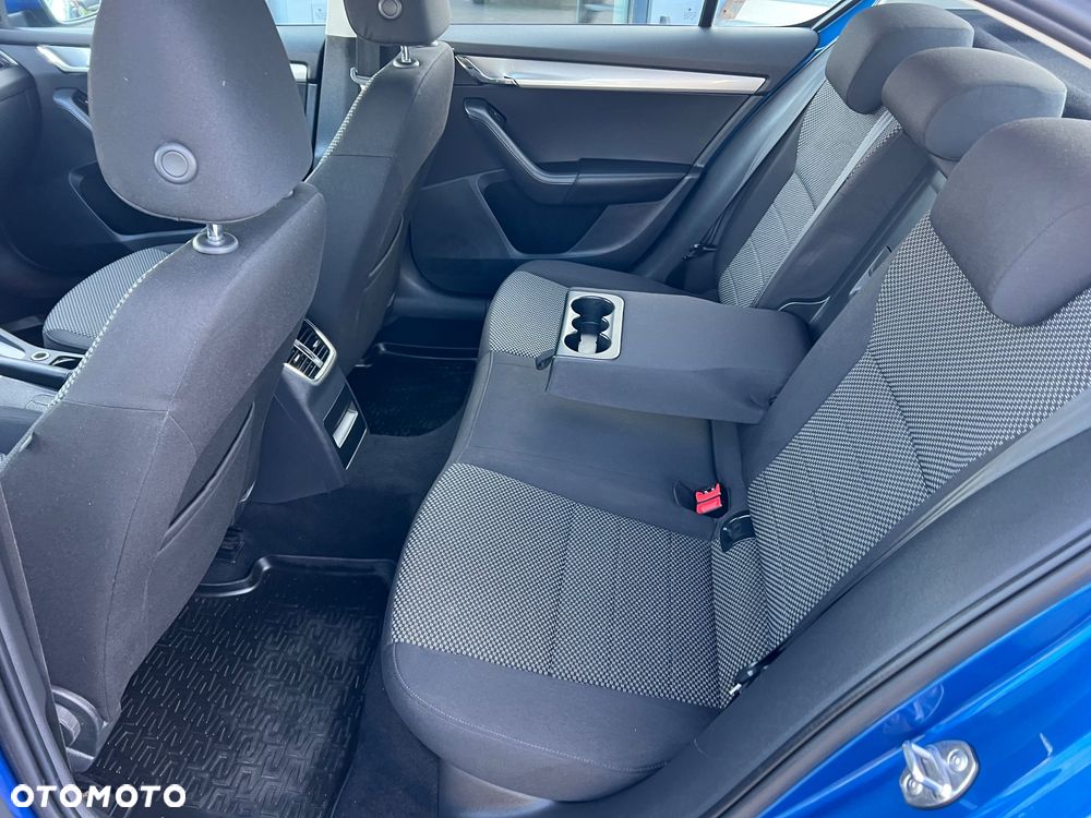 Skoda Octavia 2.0 TDI Ambition DSG - 17