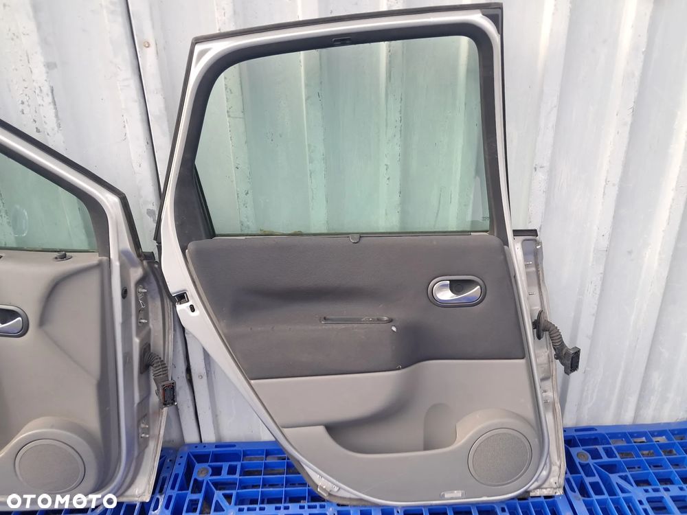 Renault Scenic II 1.6 Benzyna Drzwi - 14
