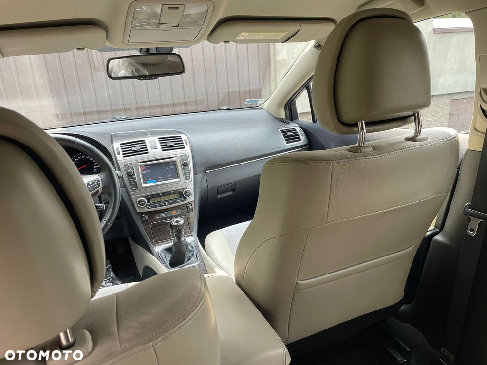 Toyota Avensis 1.8 Active - 6