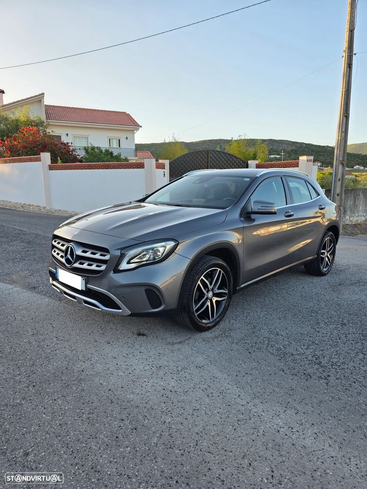 Mercedes-Benz GLA 180 d Urban - 11