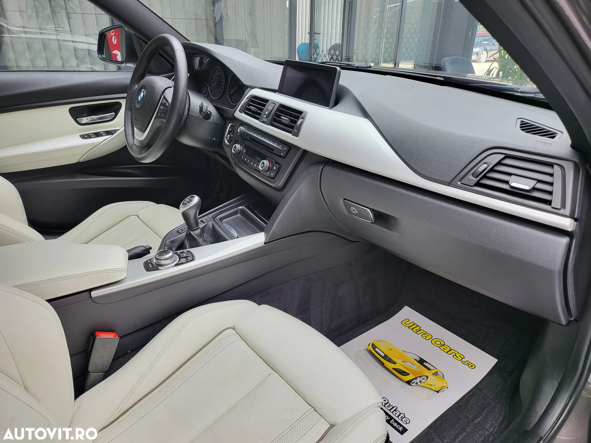 BMW Seria 3 320d Luxury Line - 13