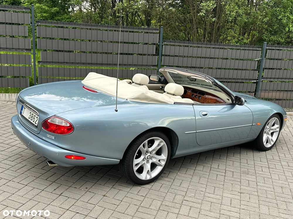 Jaguar XK8 Cabriolet - 23