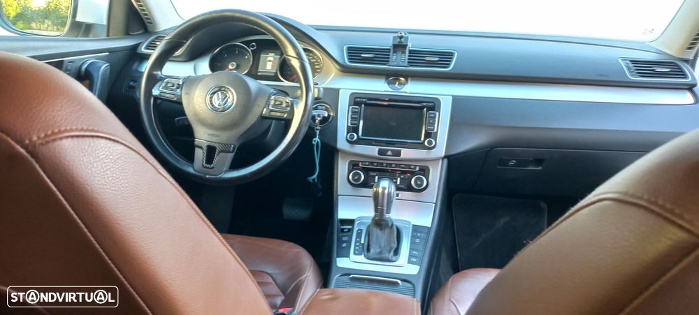 VW Passat Variant 2.0 TDi Highline Navig DSG - 5