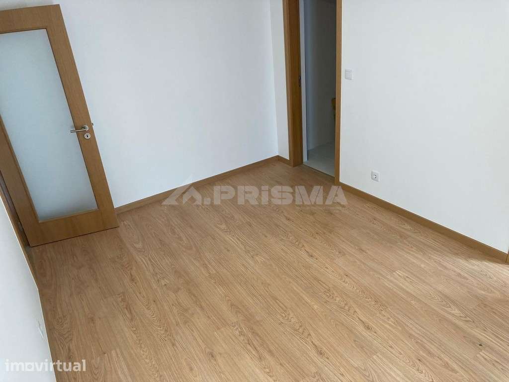 T2 remodelado para arrendamento - Grande imagem: 3/15