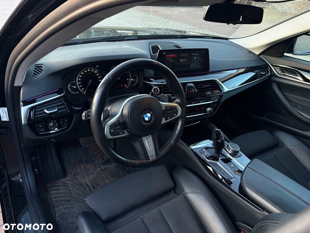 BMW Seria 5 520d Sport Line - 10