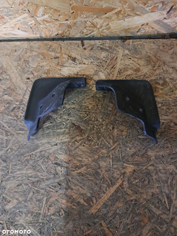 VOLVO XC60 II CHLAPACZ PRAWY LEWY TYŁ 31469567/31469566 - 2