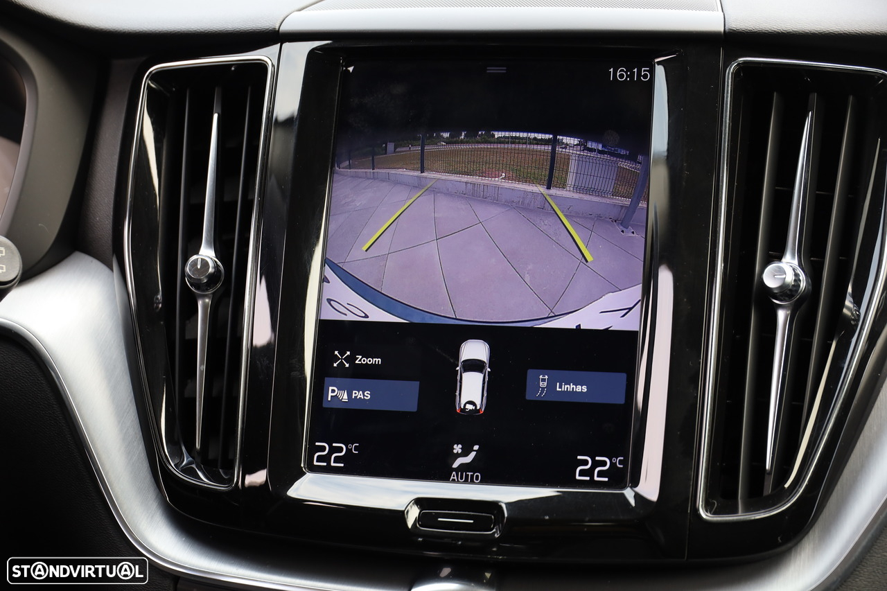 Volvo XC 60 2.0 D4 Momentum Geartronic - 18