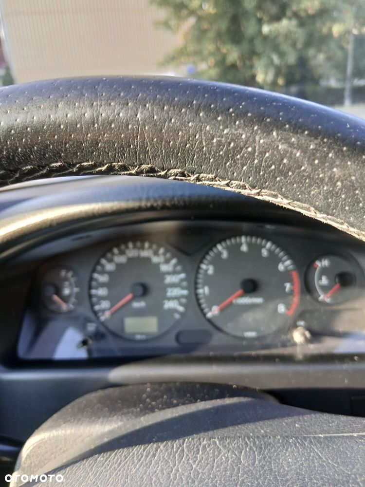 Toyota Avensis 1.8 VVT-i Terra Plus - 3