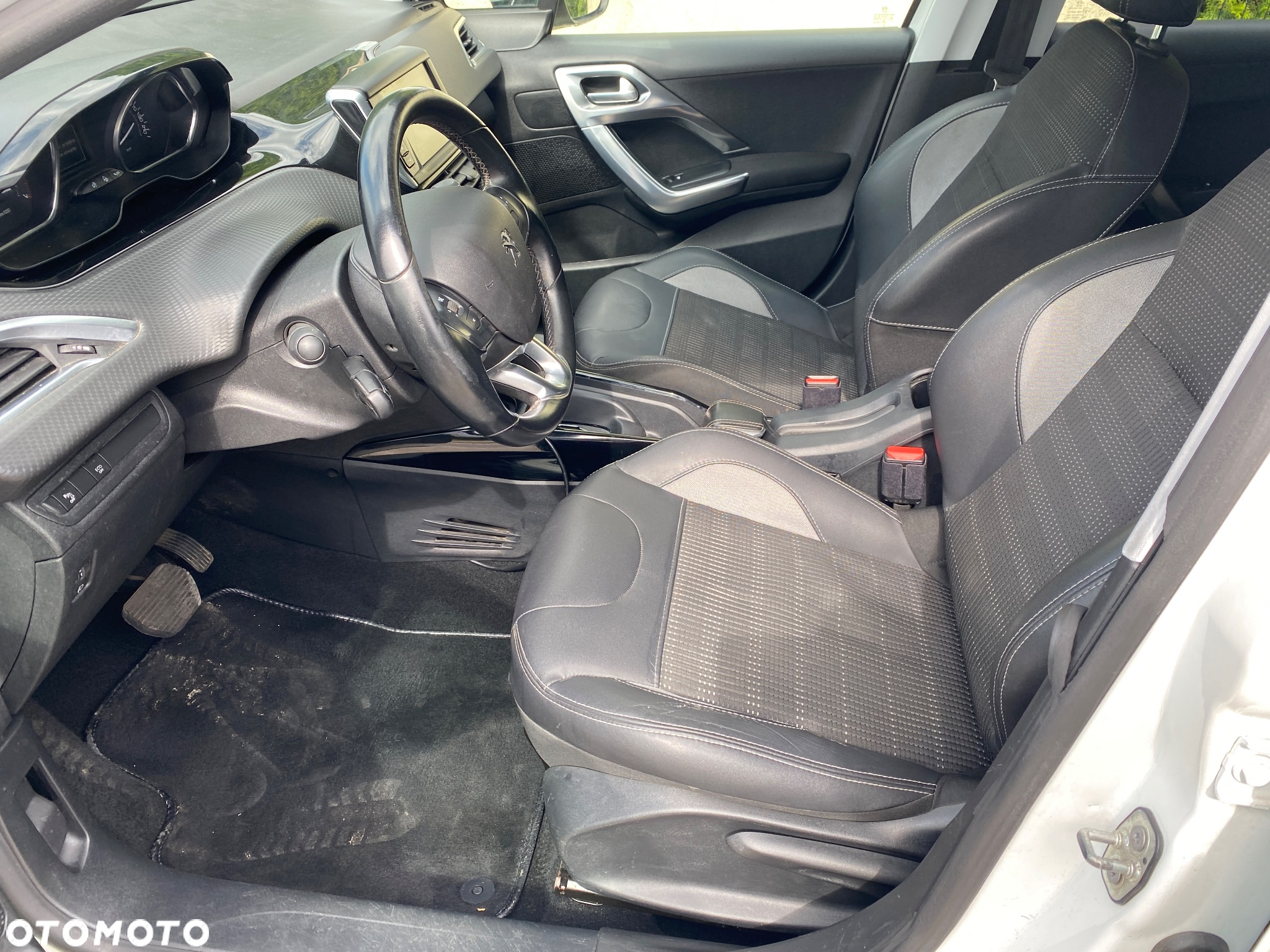 Peugeot 2008 1.2 Pure Tech Active S&S EAT6 - 6