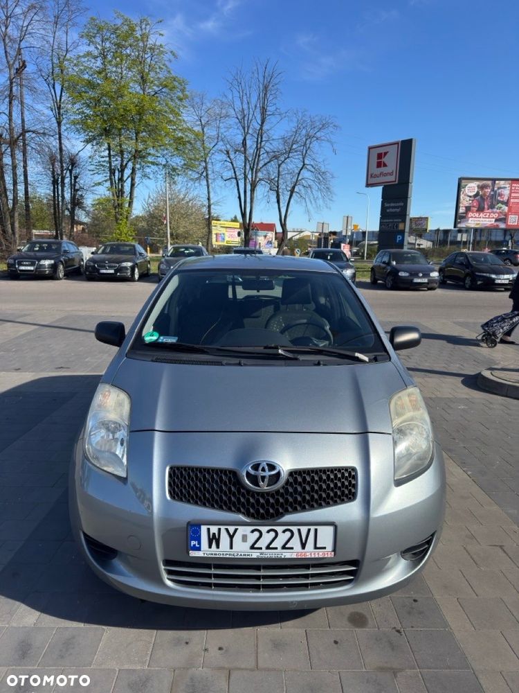 Toyota Yaris 1.0 Luna - 2