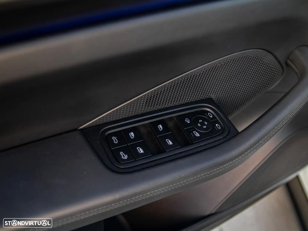 Porsche Macan Electric - 39