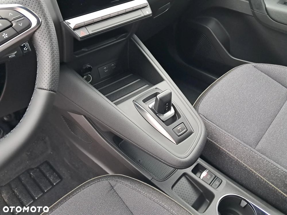 Mitsubishi Grandis - 15