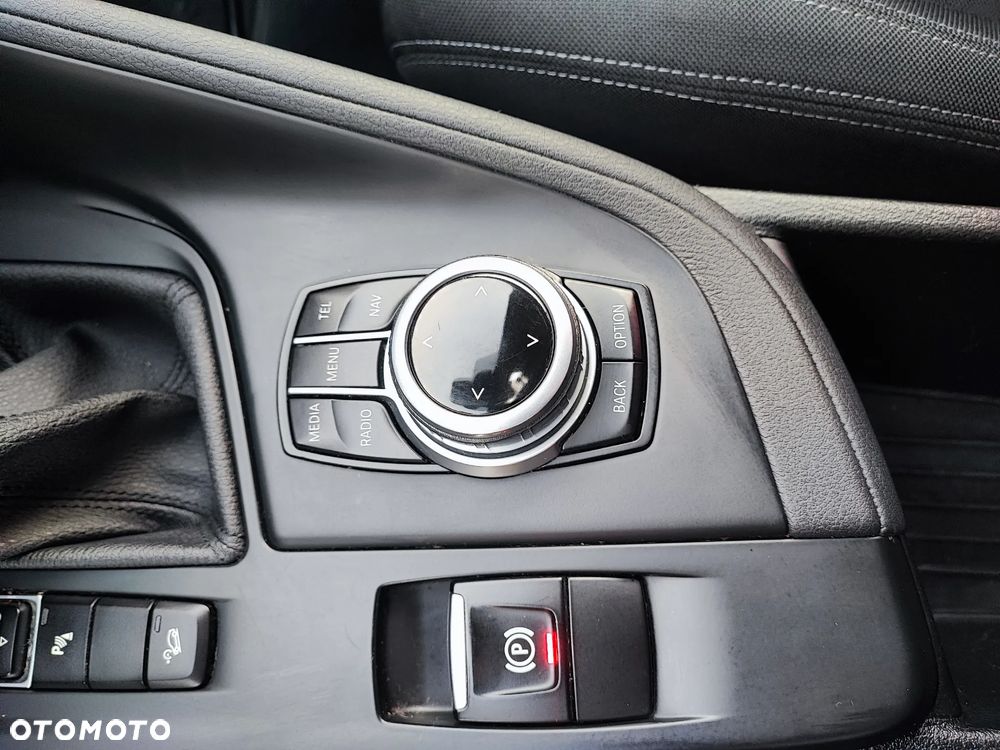 BMW X1 xDrive20d Sport Line - 13