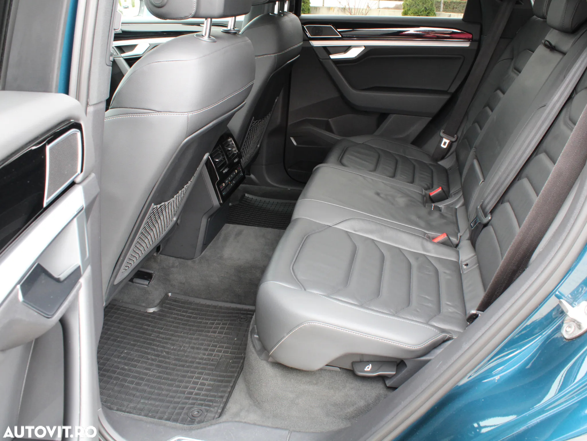 Volkswagen Touareg 3.0 V6 e-Hybrid 4Motion Aut. Elegance - 11