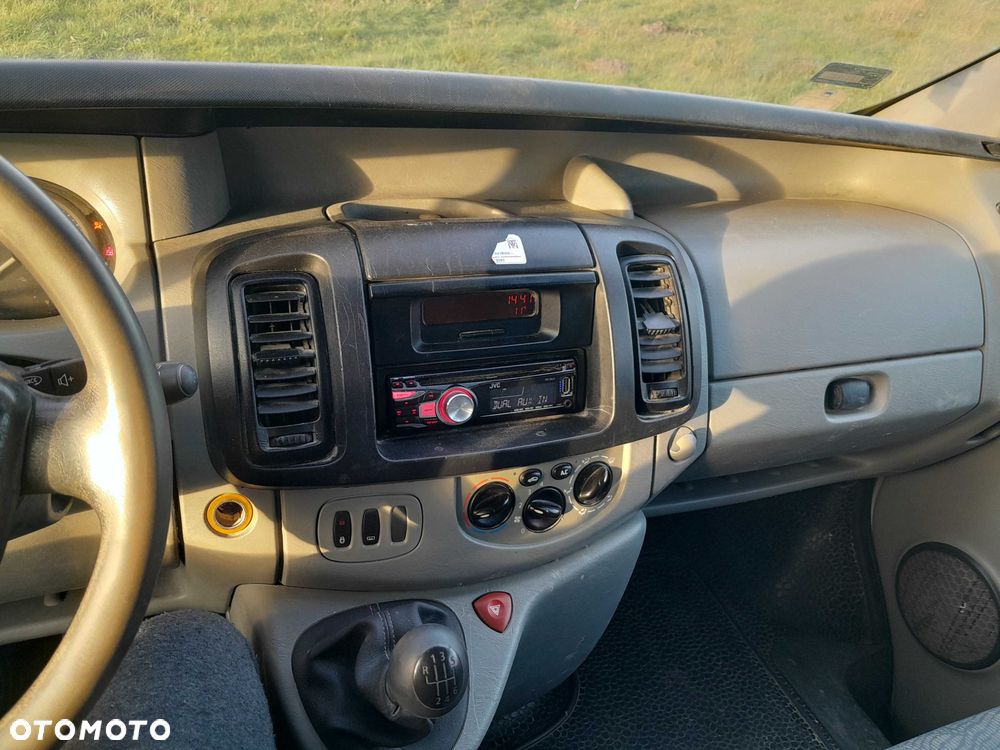 Renault Trafic - 8