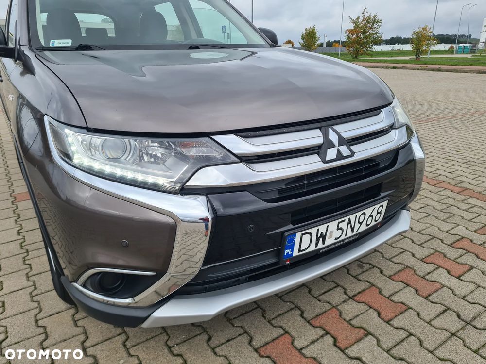 Mitsubishi Outlander 2.0 Invite + 2WD - 17