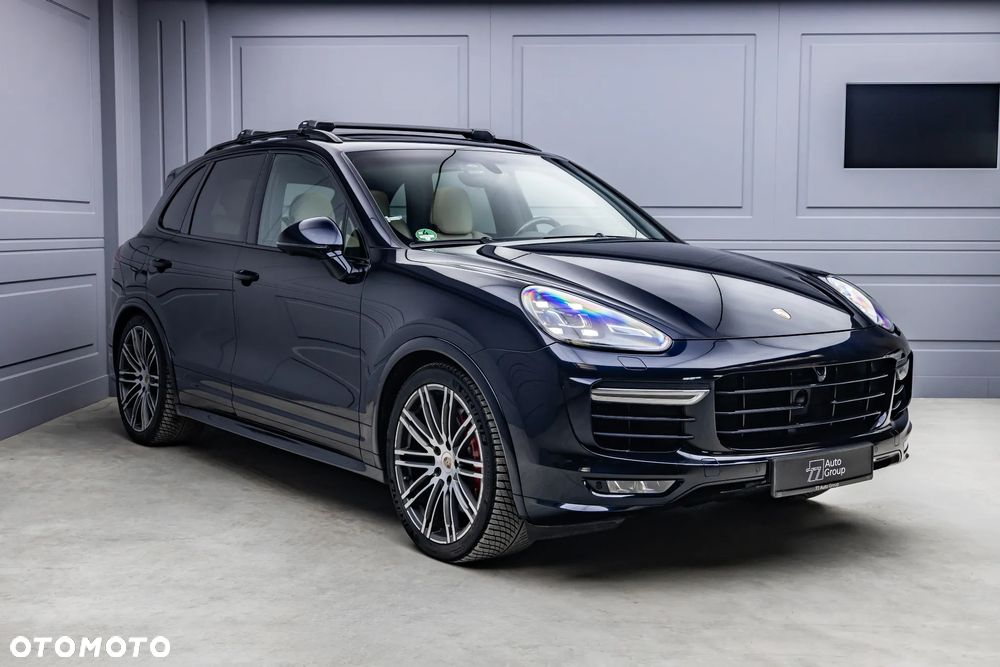 Porsche Cayenne - 4