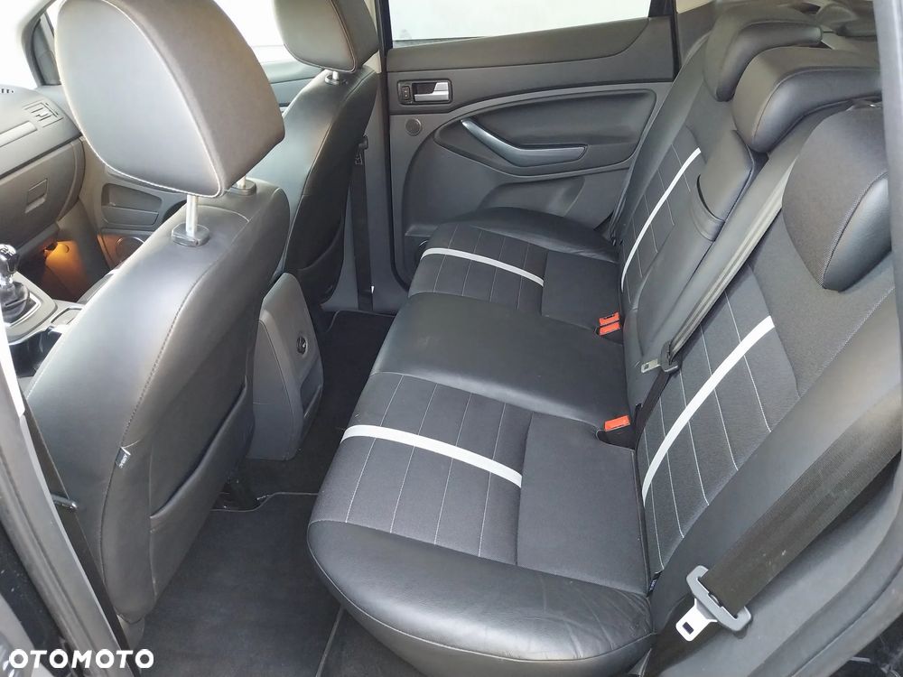 Ford Kuga 2.0 TDCi 4x4 Titanium - 19