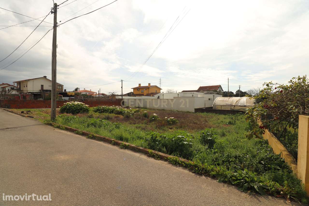 Terreno á venda na Rua das Arroteias em Avanca - Grande imagem: 3/17