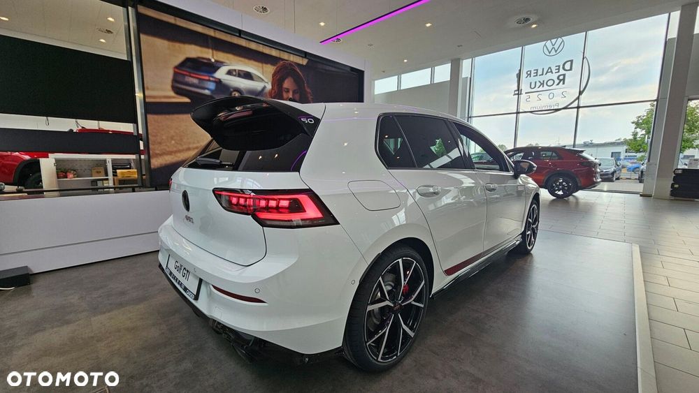 Volkswagen Golf - 8