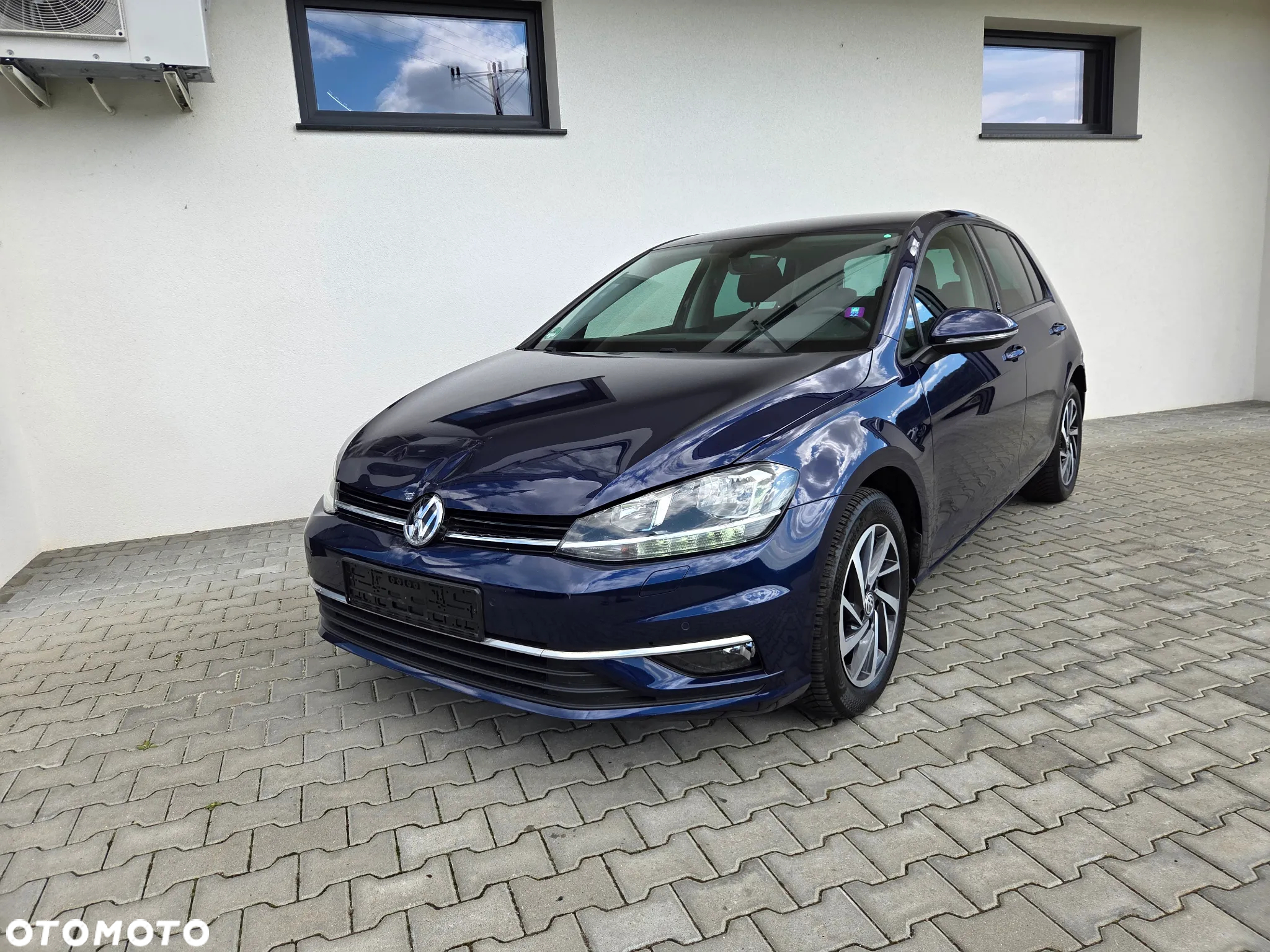 Volkswagen Golf - 2