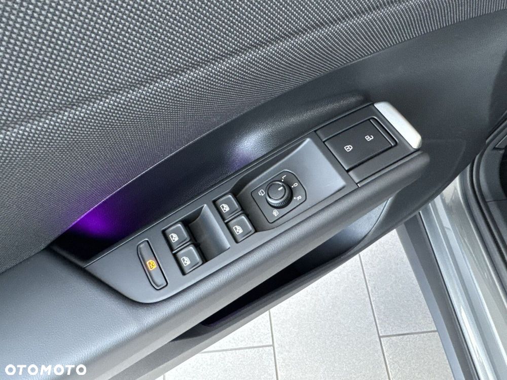 Volkswagen T-Roc - 29